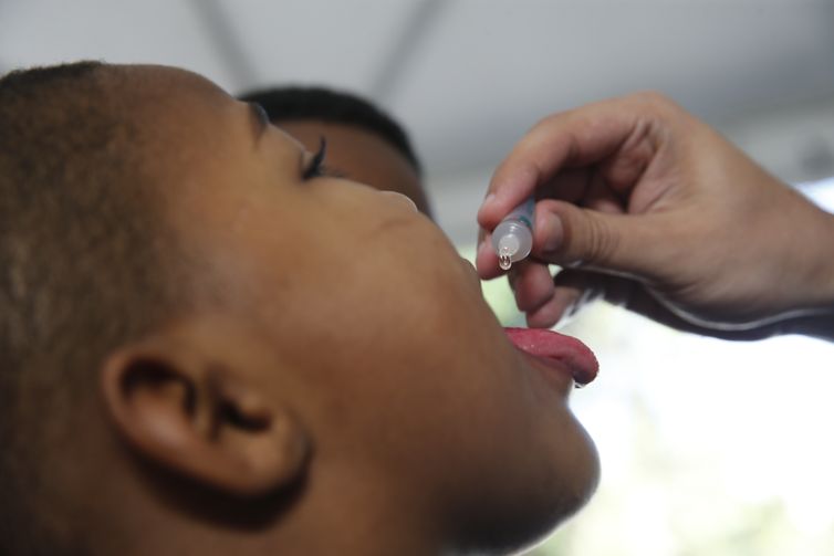 Dia D contra a poliomielite terá mais de 650 postos no Rio