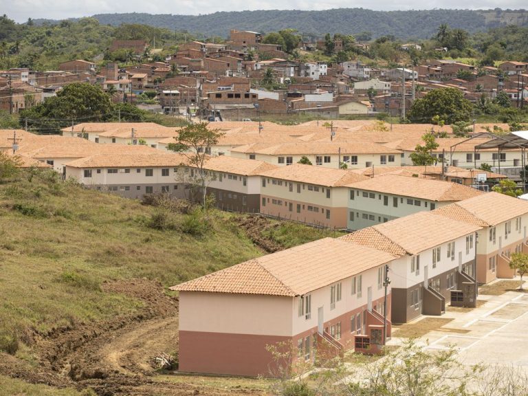 Projeto determina uso de energia limpa no programa Minha Casa, Minha Vida