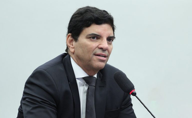 Cortes orçamentários devem impactar discussão sobre as despesas de 2025