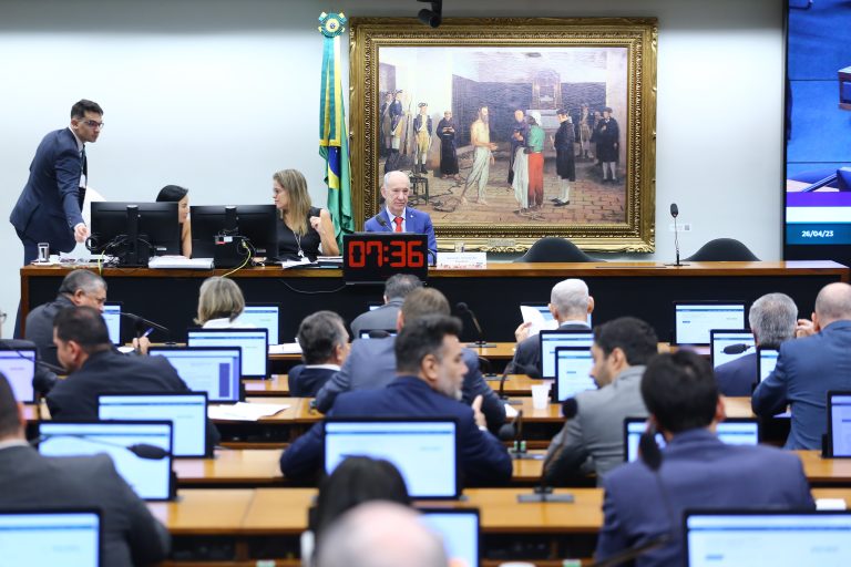 Leis denominam estruturas em rodovias federais no estado de SP