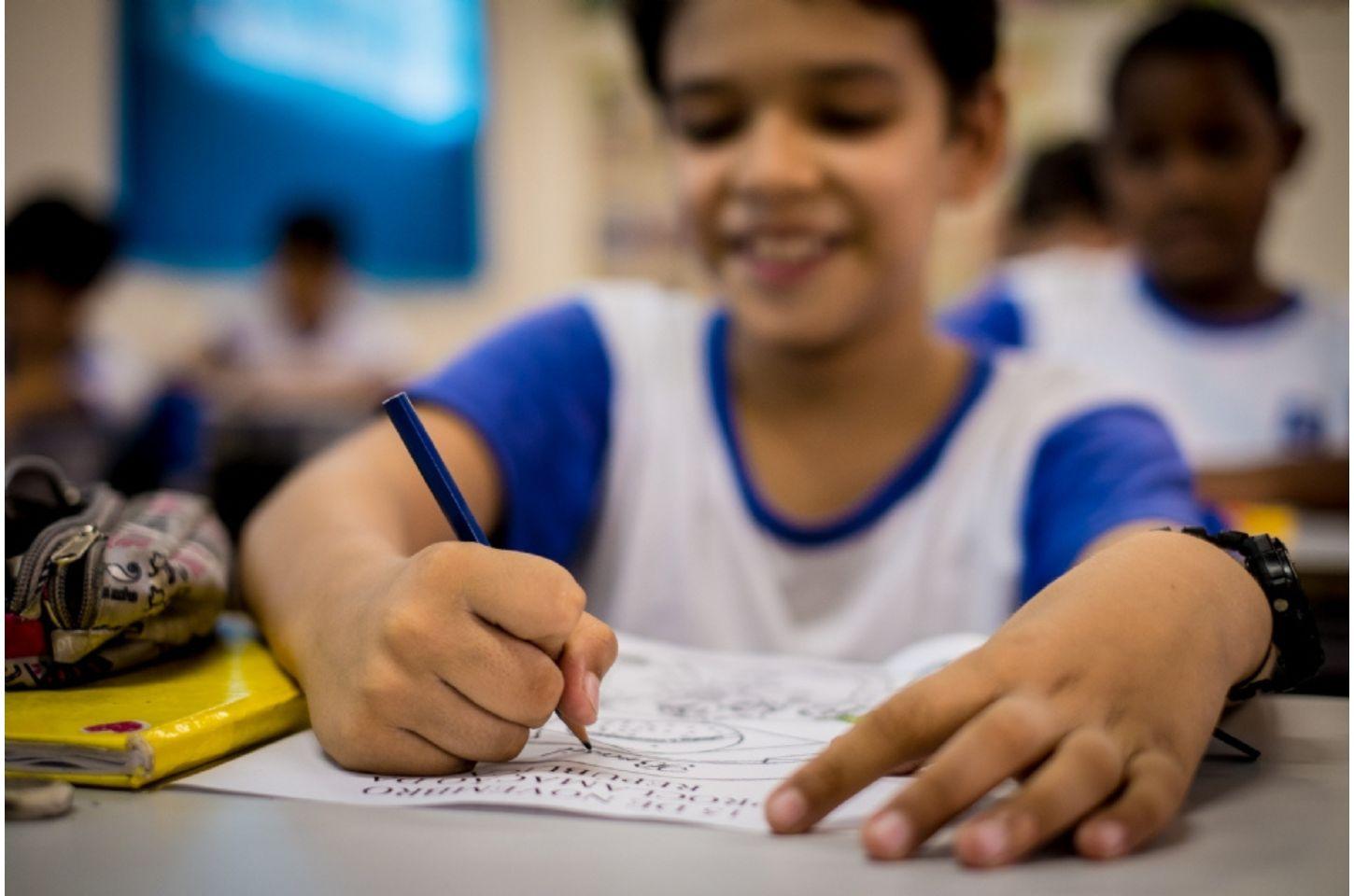 Seduc premia 100 escolas com melhores índices de alfabetização em Mato Grosso