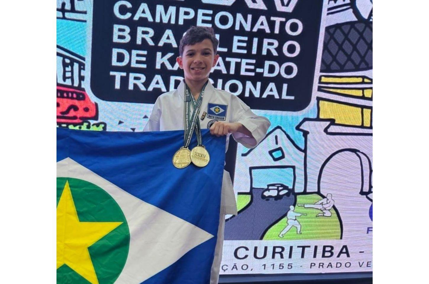 Bolsista do Governo de MT, atleta de 11 anos conquista medalhas de ouro no Campeonato Brasileiro de Karatê