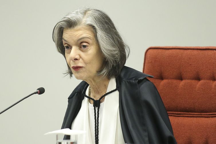 Cármen Lúcia diz que horário eleitoral será exercício democrático