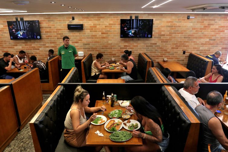 Dia dos Pais deve elevar em 20% faturamento de bares e restaurantes 