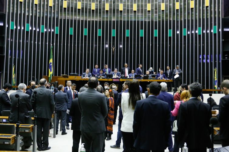 Emendas parlamentares pioram execução das políticas, diz especialista