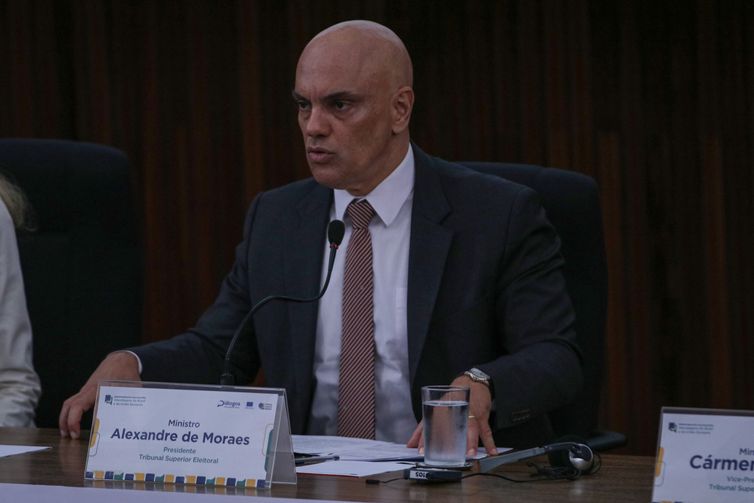 Moraes revoga prisão preventiva de Silvinei Vasques, ex-diretor da PRF