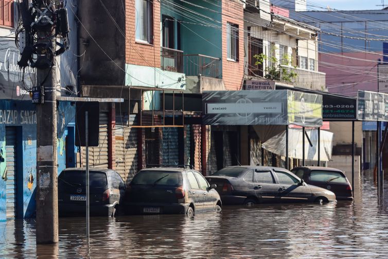 Pedidos de indenização por causa de chuvas no Sul passam de R$ 5,6 bi