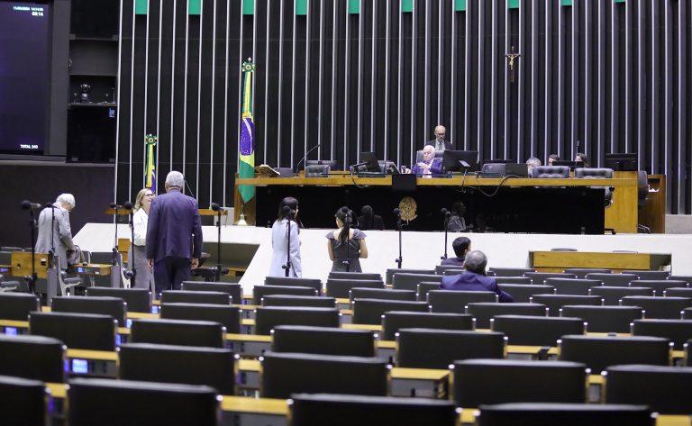 Câmara analisa emendas do Senado a projeto sobre combustíveis do futuro; acompanhe