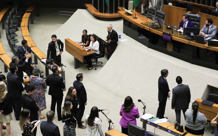 Câmara conclui votação da desoneração da folha de pagamento