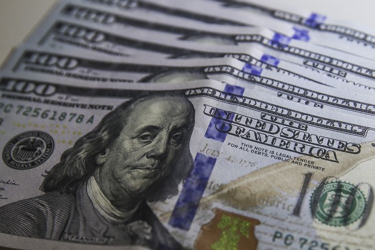 Dólar sobe para R$ 5,52 após sete quedas consecutivas