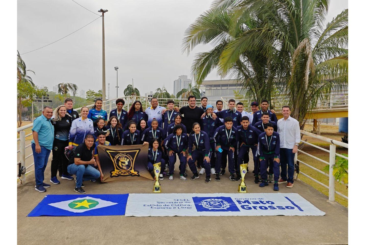 Equipes mato-grossenses conquistam títulos em Campeonato Brasileiro de Futsal Escolar Sub-17