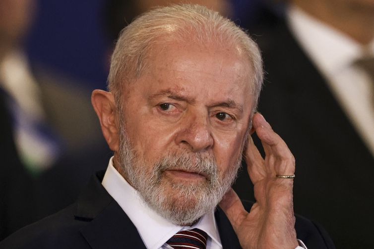 Lula anuncia repactuação do desastre em Mariana para outubro