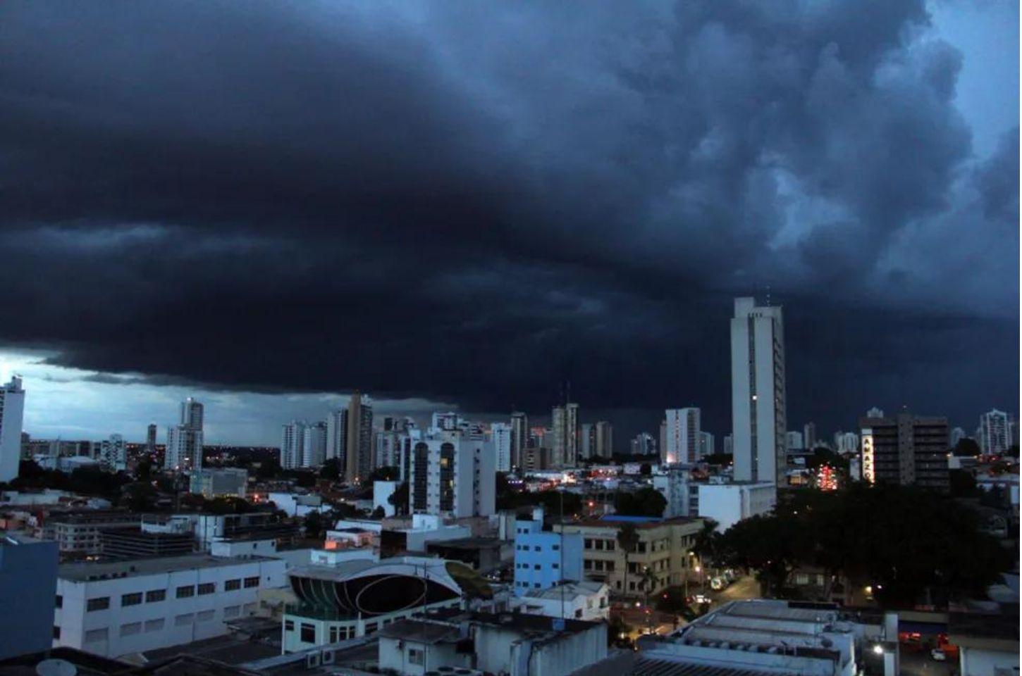 Inmet emite alerta de chuvas intensas em MT