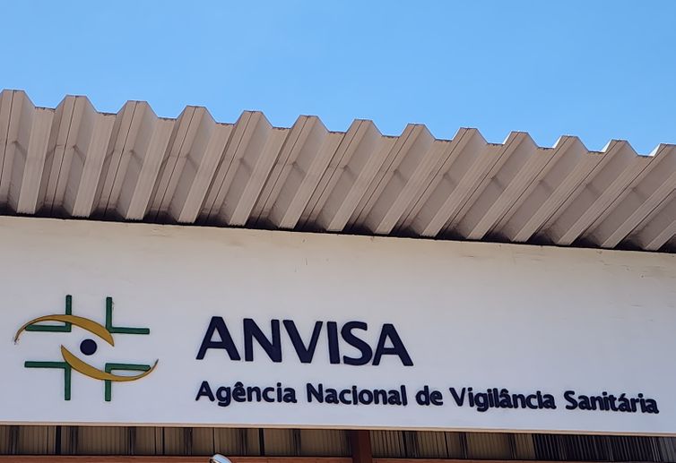 Anvisa interdita fabricantes de câmaras de bronzeamento na Grande SP