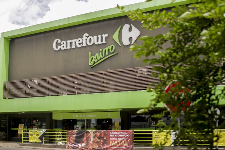 Carrefour pede desculpas e frigorífico encerra boicote ao grupo