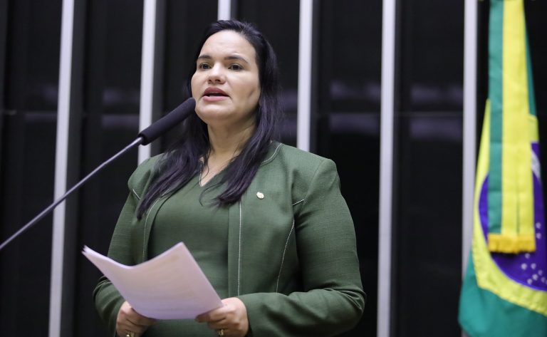 Comissão aprova projeto que prevê assistência psicossocial no SUS à mulher vítima de violência