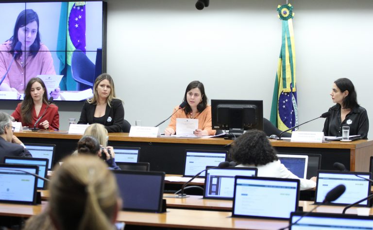 Debatedoras defendem mudanças na Convenção de Haia para mulheres vítimas de violência doméstica