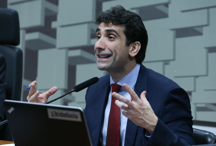 Galípolo: globalização teve sucesso, mas falhou no social e ambiental