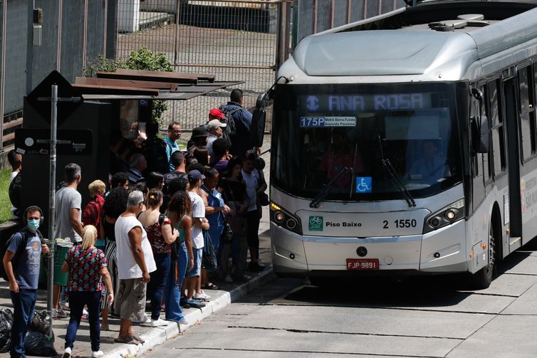 SP: Justiça dá prazo para prefeitura explicar alta da tarifa de ônibus