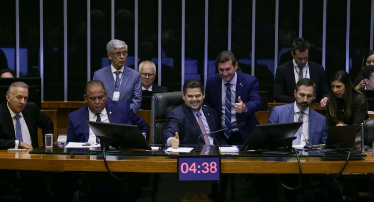 Congresso aprova novas regras para pagamento de emendas parlamentares