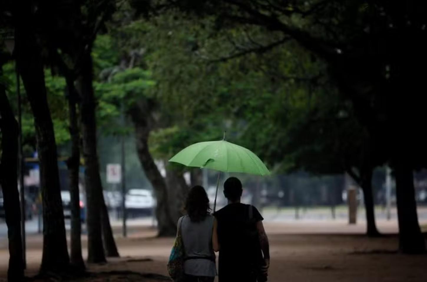 Frente fria chega ao Sudeste e deve trazer chuva para o Centro-Sul; veja previsão para a semana