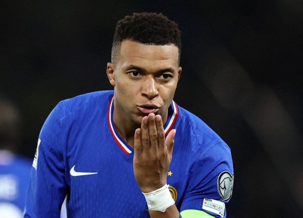 Haaland e Mbappé se enfrentam pelo 1º lugar do Grupo I; veja os jogos da Copa hoje