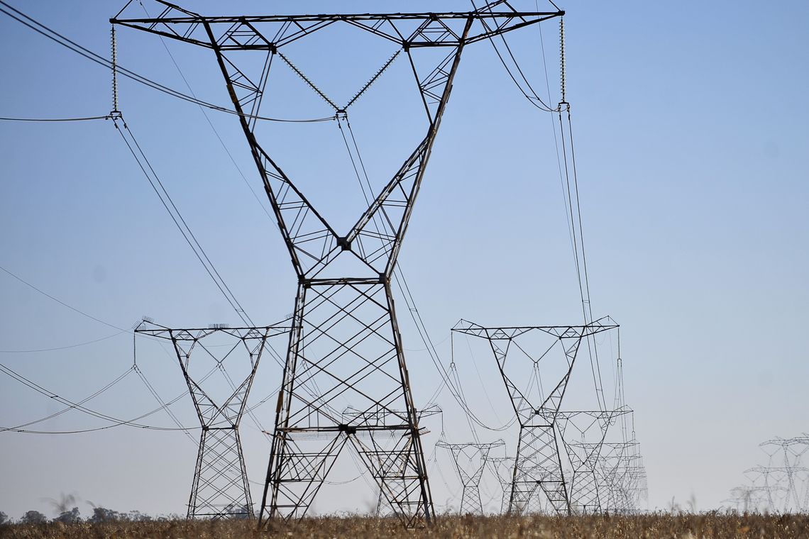 Falha em linha de transmissão provocou oscilação de energia em Alta Floresta, Carlinda e mais 12 municípios do Nortão